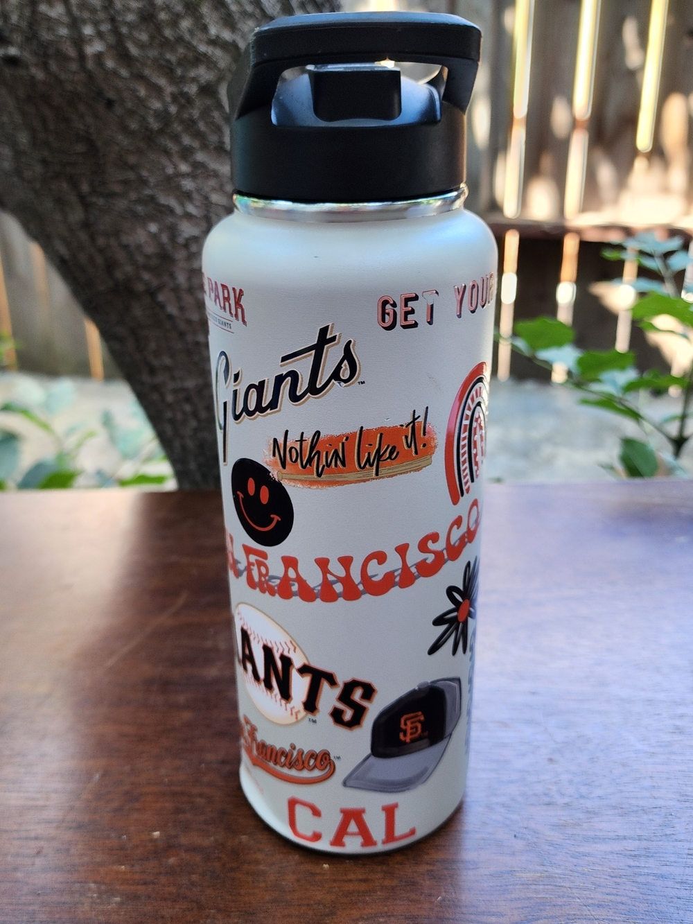 SF Giants 34oz Quencher Travel Bottle MLB Baseball Sticker Graphic White